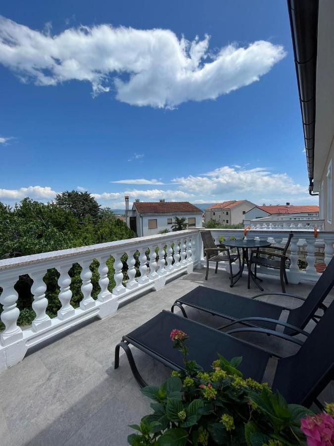 Apartments Ostojic Крк Екстер'єр фото