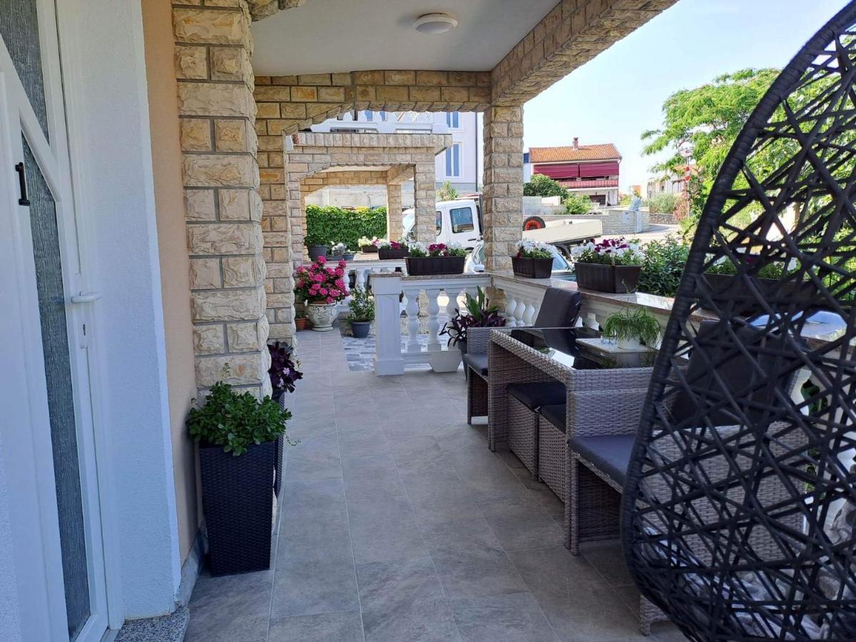 Apartments Ostojic Крк Екстер'єр фото