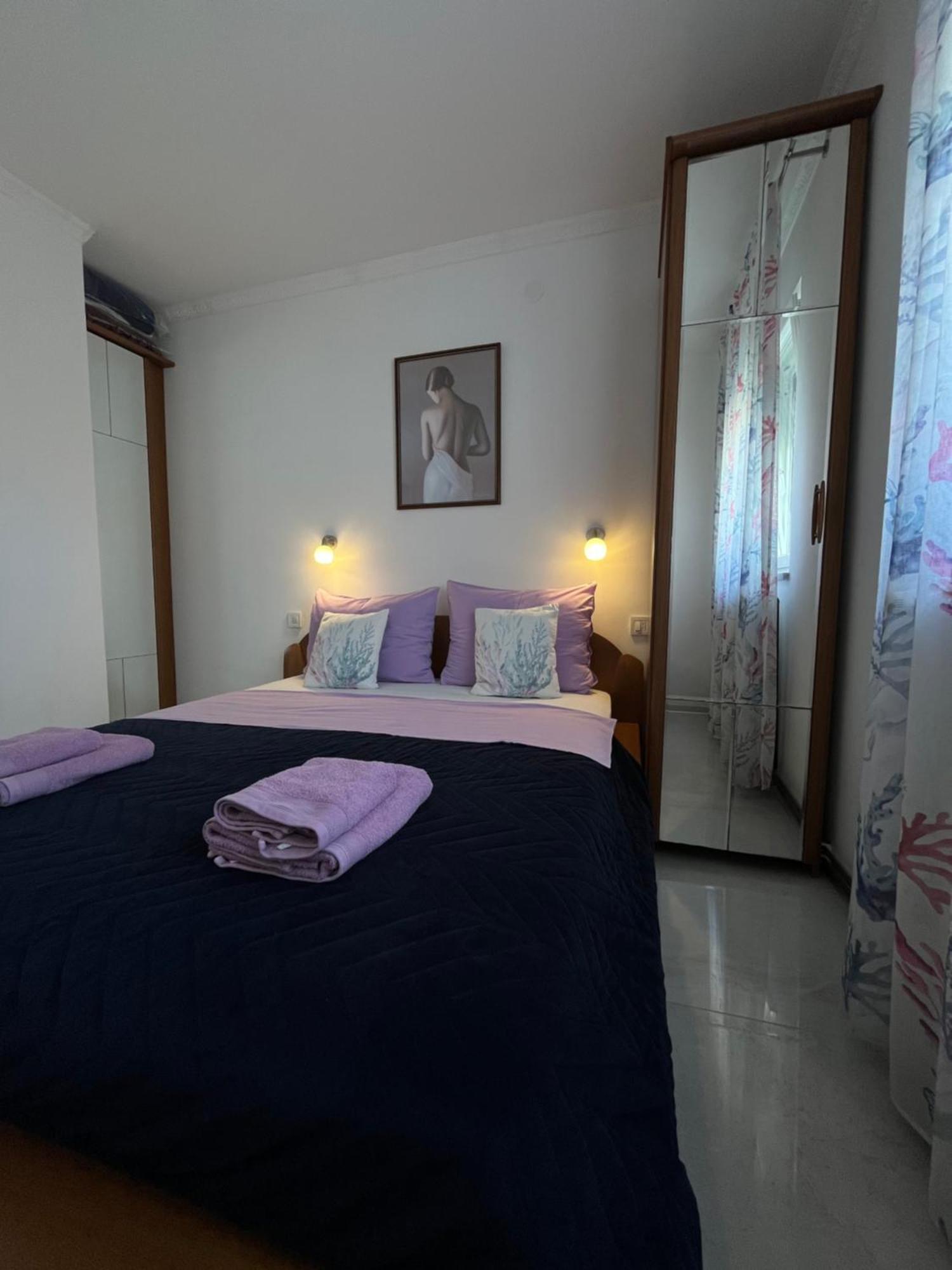 Apartments Ostojic Крк Екстер'єр фото
