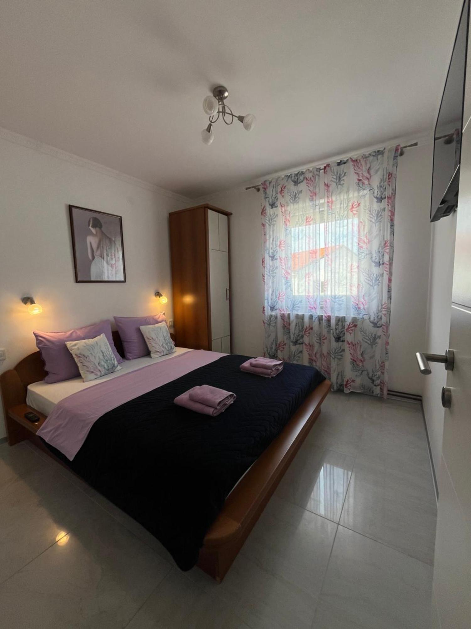 Apartments Ostojic Крк Екстер'єр фото